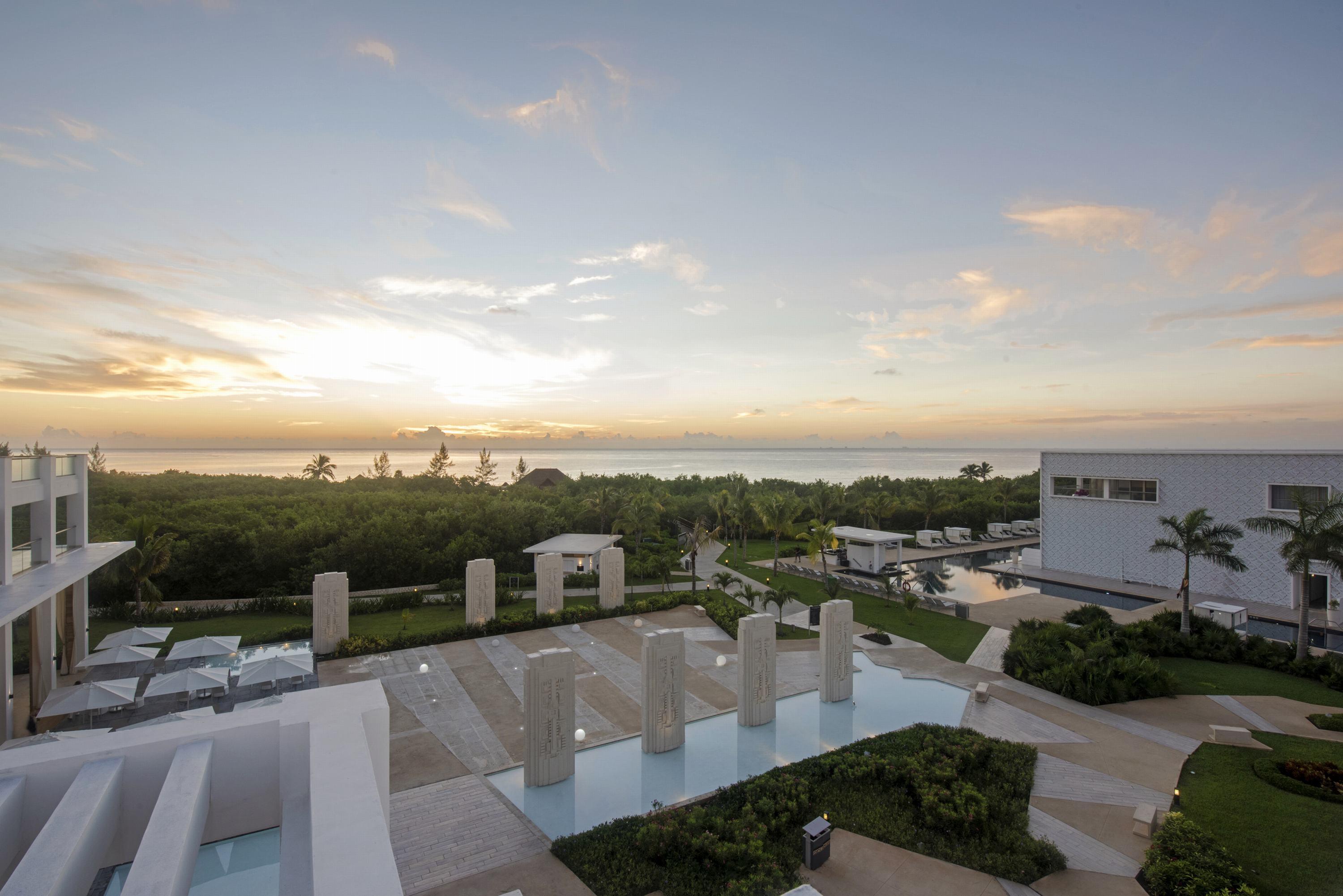 Platinum Yucatan Princess Adults Only Плайя-дель-Кармен Екстер'єр фото View of the resort