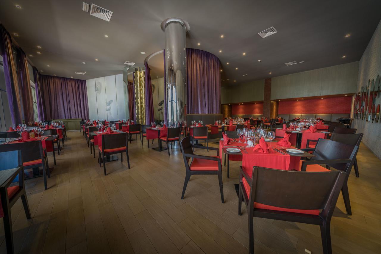 Platinum Yucatan Princess Adults Only Плайя-дель-Кармен Екстер'єр фото The restaurant