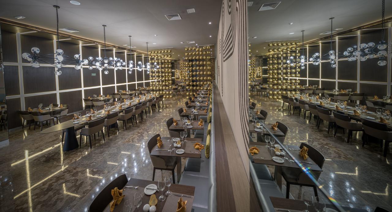 Platinum Yucatan Princess Adults Only Плайя-дель-Кармен Екстер'єр фото The restaurant